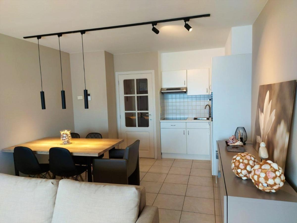 Appartement Met Zeezicht En Verwarmd Zwembad Ostende Exterior foto