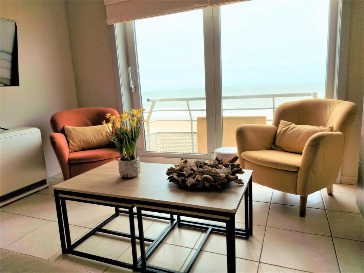 Appartement Met Zeezicht En Verwarmd Zwembad Ostende Exterior foto
