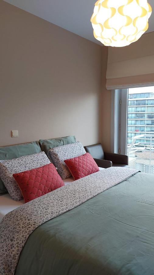 Appartement Met Zeezicht En Verwarmd Zwembad Ostende Exterior foto