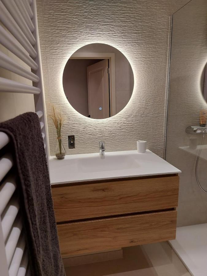 Appartement Met Zeezicht En Verwarmd Zwembad Ostende Exterior foto