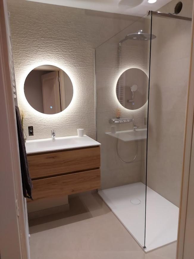 Appartement Met Zeezicht En Verwarmd Zwembad Ostende Exterior foto